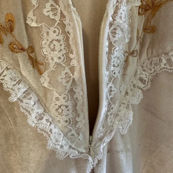 NEW Velvet Long Sleeve Dress/ Gown - Picture 5 of 7